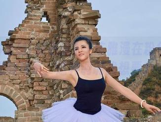 AISS爱丝(钻石版) – 陈雅漫在粉色海洋中的定制写真，这种调调我想要100种！