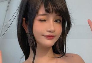 福利圈的C位，她是Azami，户外写真独领风骚！