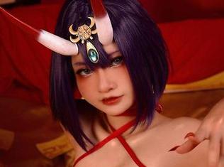 美咲（生或死）：Azami的图集中每一张都在探讨人生和死亡的深刻哲学，或许太深了点？