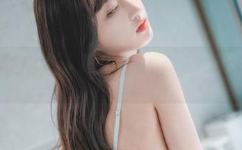 在线晒“死库水”，HaNari(하나리)手里的摄影又多了种解读。