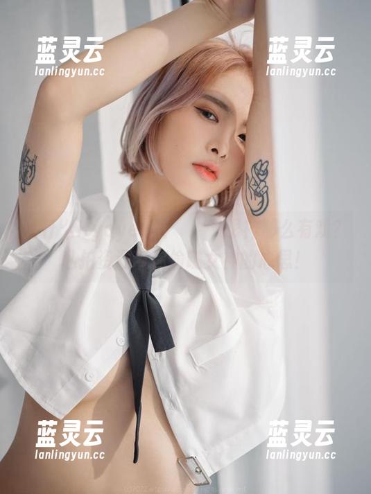 为什么Hyoyeon(김효연)眼神那么有戏？私拍资源带你偷瞧女神的心思！