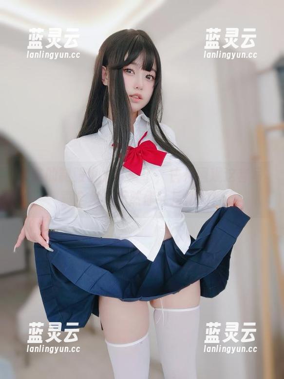 K酱的制服也太可爱了，快来围观这套写真全集，不然你会后悔的！