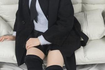 MSLASS梦丝女神 – 这一季的玥玥，竟然在小区的楼道里开启图册新篇章