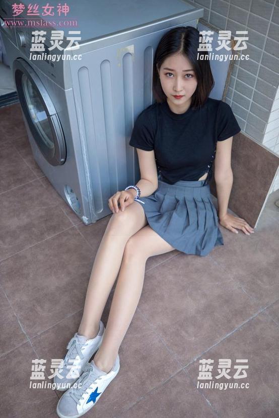 MSLASS梦丝女神 - 高清呈现：雨晨和她的白卫衣美学，你没见过的资源奇观。