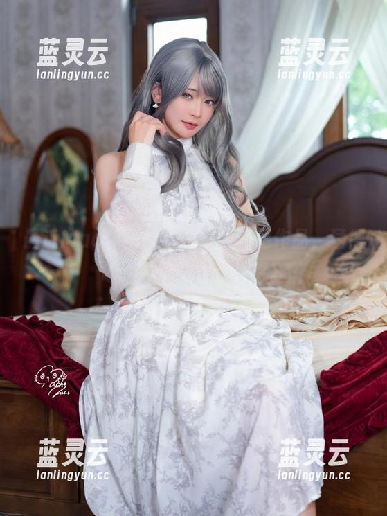 最近Machi马吉又发最新美足作品，猛得让我替她的鞋子心疼。