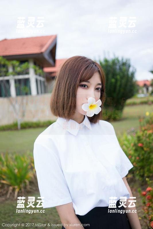 MiStar魅妍社-FoxYini孟狐狸 MiStar魅妍社 - 放松,深呼吸,FoxYini孟狐狸的瑜伽大方展现:原图与套图的柔和对比