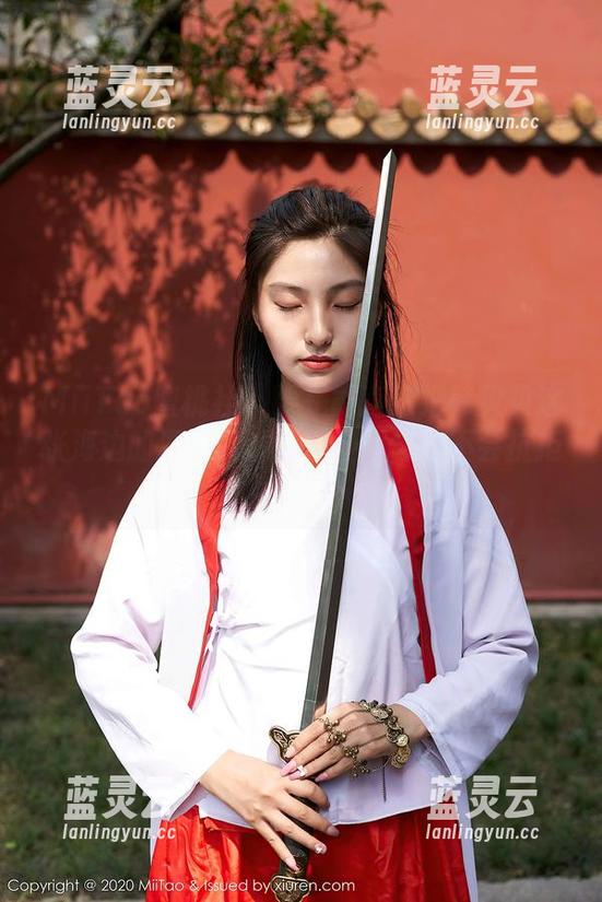 MiiTao蜜桃社 - 要是能直接把韩贝贝这张海边的原图变成壁纸，我肯定不会抗拒！