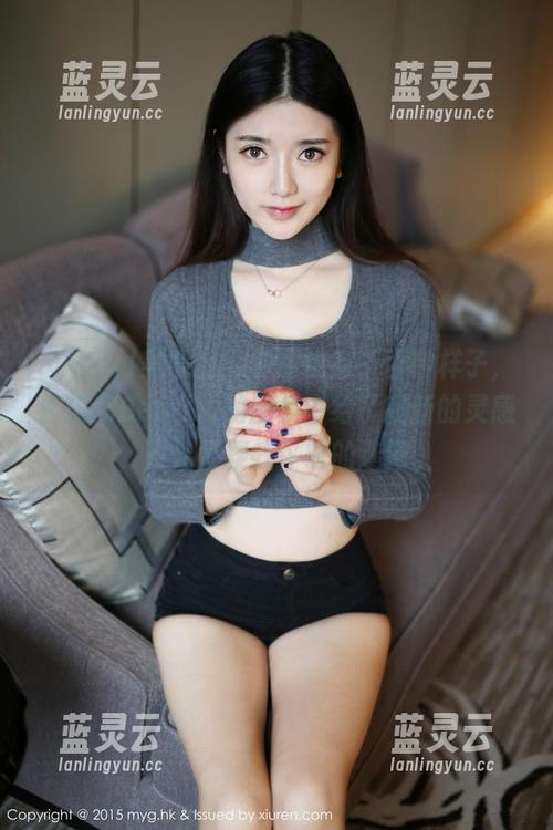 MyGirl美媛馆 - 制服也有千百种样子，唐琪儿Beauty的图集中给了我新的灵感，开始怀疑我平时的选择。