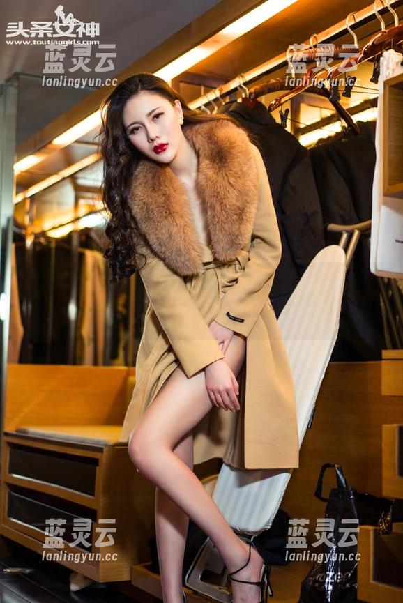 TouTiao头条女神-林依依 TouTiao头条女神 - 美足观察:林依依最新写真给我们上了一课,啥叫完美比例!