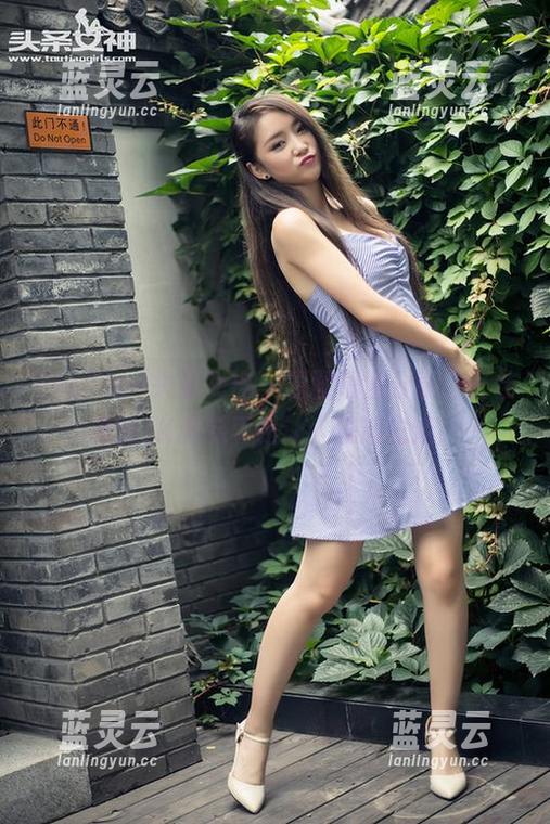 TouTiao头条女神 - 原图限量分享，王佳凝的JK诱惑真是让人流连忘返！