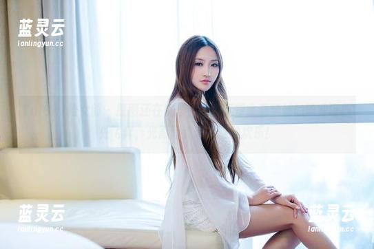 TuiGirl推女郎-木婉晴 TuiGirl推女郎 - 原图还在沉思,木婉晴却拿着学妹的毕业证四处飞奔,光影间竟藏着这种欢乐!