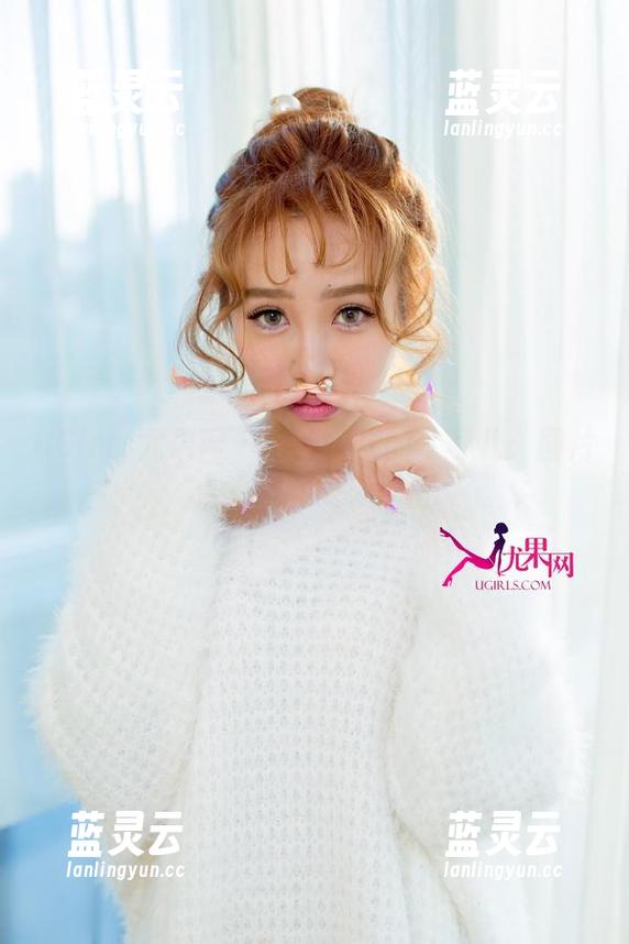 UGirls尤果网 - 穿上皮衣的才可儿：图片合集里的毫无防备
