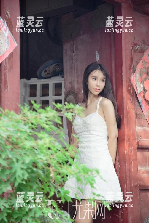 UGirls尤果网 - 绮里嘉：护士圈里的网红，高清作品带你解锁新世界
