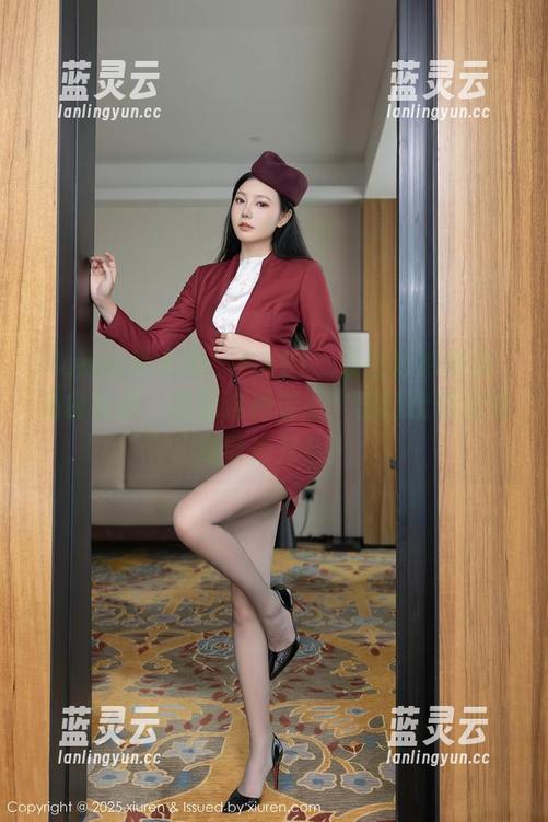 Xiuren秀人网 - BABY_柒白衬衫图集：亮白衬衫，搭配这种姿态，出门自信得像是要去开会！