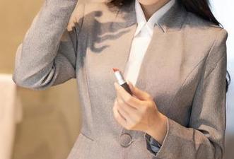 Xiuren秀人网 – 观看养乐多Doll的镂空，宛如在工艺与想象的边缘徘徊。