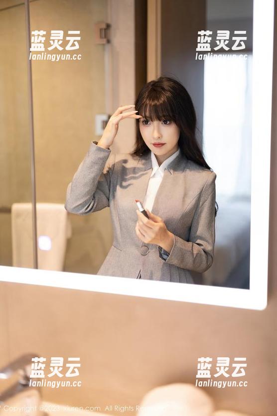 Xiuren秀人网-养乐多Doll Xiuren秀人网 - 观看养乐多Doll的镂空,宛如在工艺与想象的边缘徘徊。
