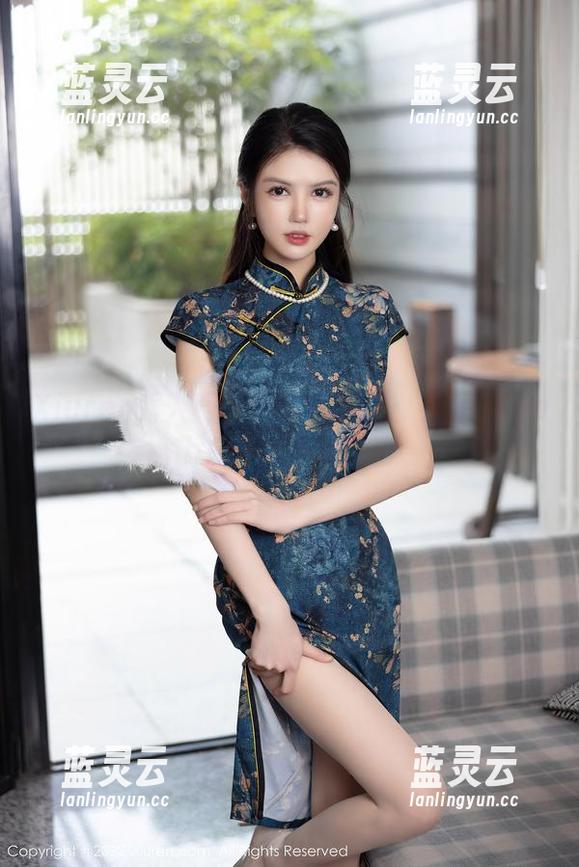 Xiuren秀人网-呆呆的瑞bb Xiuren秀人网 - 毛衣的对话:呆呆的瑞bb在写真中的低语