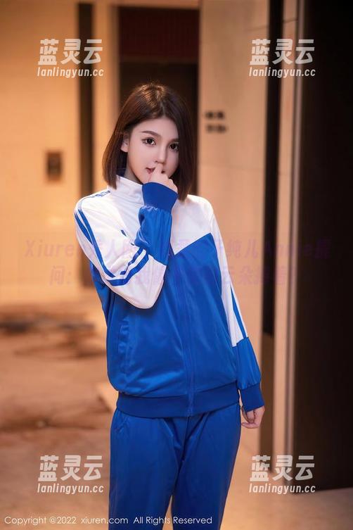 Xiuren秀人网 - 温柔的子纯儿Annie提问：你觉得我像不像被云朵捧着？