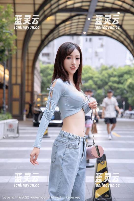 Xiuren秀人网-尤妮丝 Xiuren秀人网 - 尤妮丝又在户外撒欢,最新图库更新了,值得点赞吗?我觉得可以!