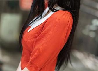 Xiuren秀人网 – 原图里的盼盼龙女sunny：从眼镜后面窥探那个不那么严肃的她