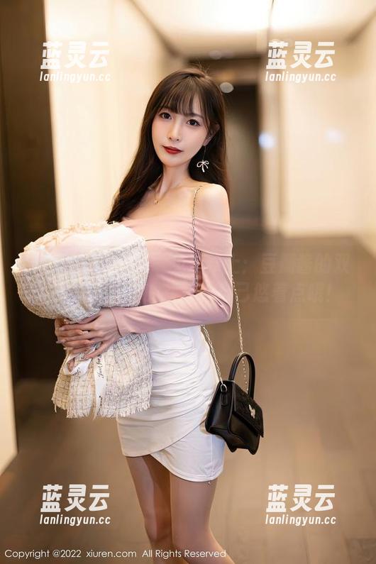 Xiuren秀人网 - 免费奉上：豆瓣酱的双人合集，双倍的欢乐，自己悠着点哦！