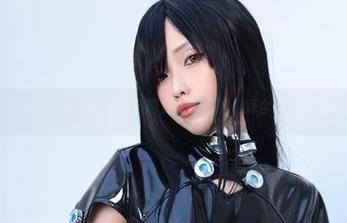 重新定义职业装，eliza喵喵别人眼里的“适合”太过严肃了？