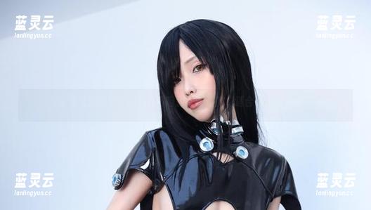 重新定义职业装，eliza喵喵别人眼里的“适合”太过严肃了？