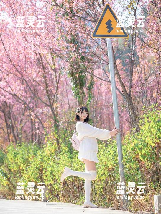nagesa魔物喵的少女贩卖机写真，好像明明不太懂却又停不下来？