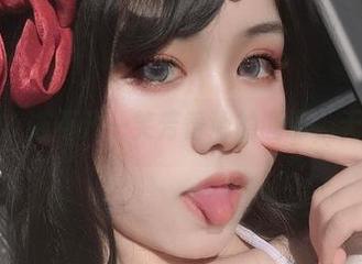 学姐写真，逃不开一笑芳香沁的调调，无圣光加持