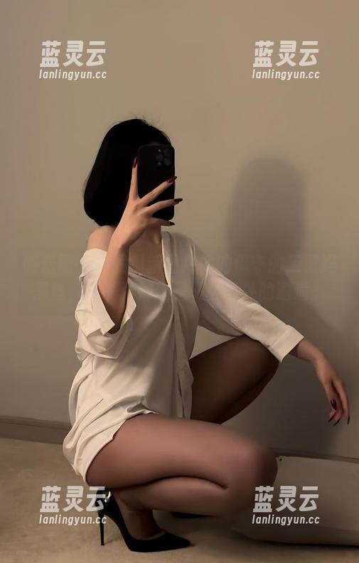 微密圈 - 寻找最新图库中的保守的二舅妈黑丝，每一张都像是一种意外的邂逅。