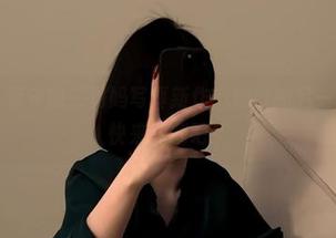 微密圈 – 保守的二舅妈写真新作：婚纱的另一种定义，快来下载吧！