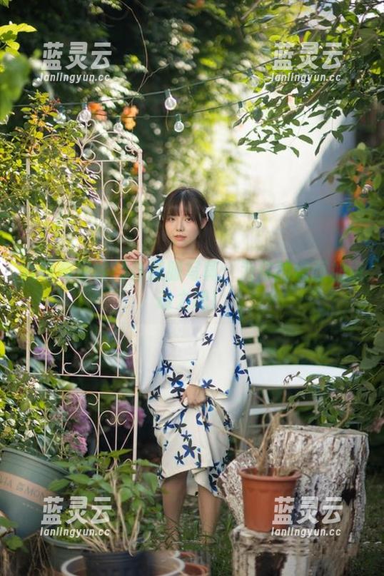 六味帝皇酱的体操服写真：为你的墙面加点动力吧！