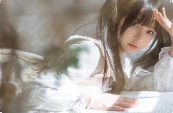 六味帝皇酱带你看办公室里的免费写真秀