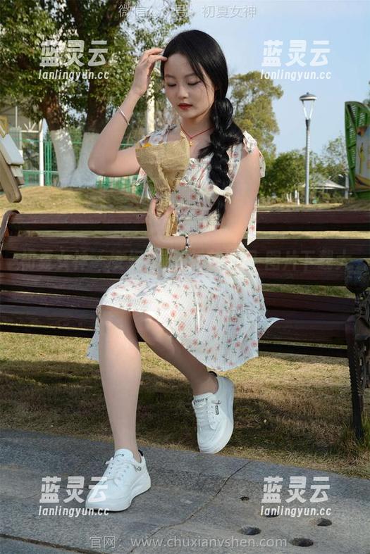 初夏女神 - 安妮·绿叶鲜花地图-图片下载大冒险！