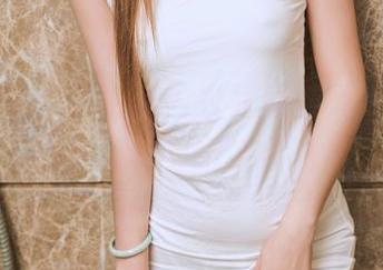 头条女神 – 李由美内衣写真合集，装作认真看，其实眼睛在游。