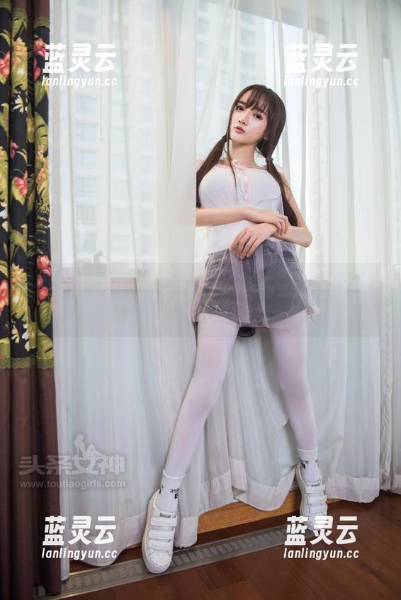 头条女神-语溪 头条女神 - 最新照片:语溪用少女的呼吸唤醒春天?