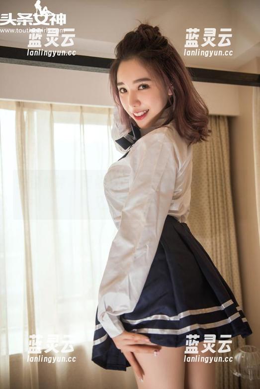 头条女神 - 阿依努尔瓦娅在线图集，学姐又来撒野啦！