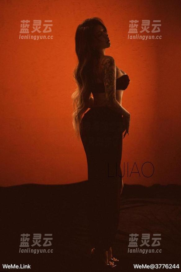 微密圈 - 黑色奈斯希希的全套图包，好吧，我可能又想多了。