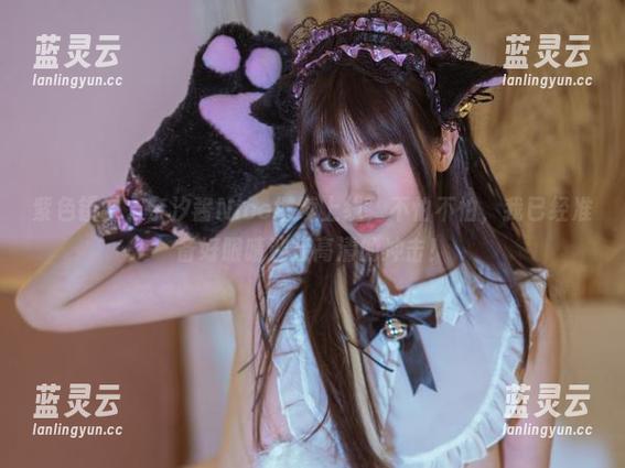紫色镂空，奈汐酱Nice继续上线，不怕不怕，我已经准备好眼睛迎接高清的冲击！