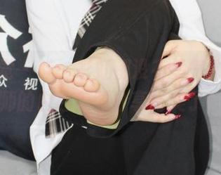 小众视觉 – 哇，彩虹都没有勇气来跟珂老师的白色美图分享比美了！