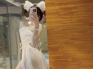 微密圈 – 小玉吃果冻最新原图：巨无霸与清纯脸蛋的日常，未曾想过如此荒诞！