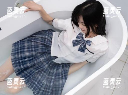 少女秩序-乐栀 少女秩序 - 灰丝+乐栀,一组不搭调却最后形影不离的美图。