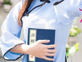 尤果网 – 原图揭露田慕儿短裤魅力——到底是短裤帅还是她？