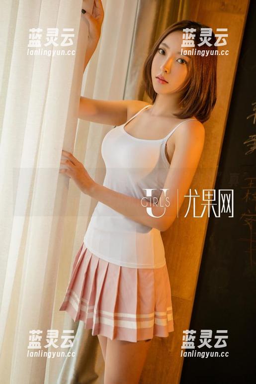 尤果网-笑笑 尤果网 - 笑笑私拍亮点:她的“美脚”真有一种无形的吸引力!