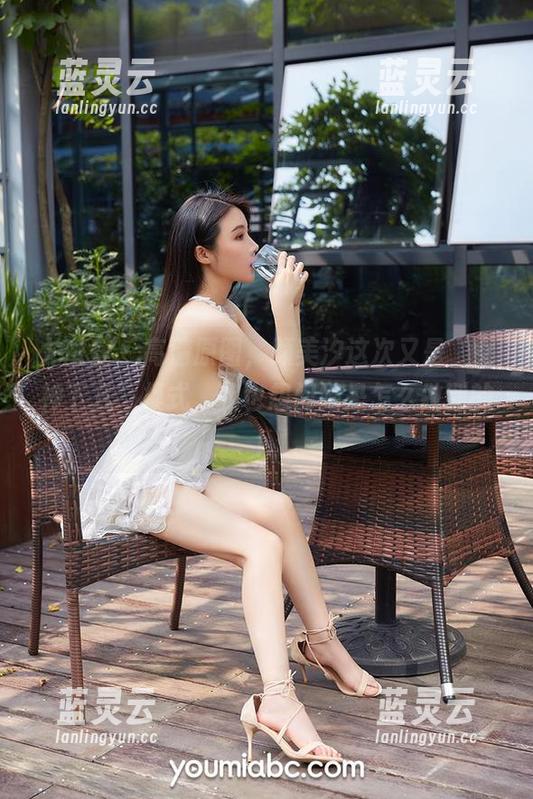 尤蜜荟 - 高清原图，颜美汐这次又是“女神下凡”模式，我也想问她是怎么做到的！