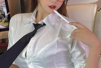 微密圈 – 小心！看张思允的烈焰玫瑰房车原图，非要让我嫉妒到牙齿咬出火花！