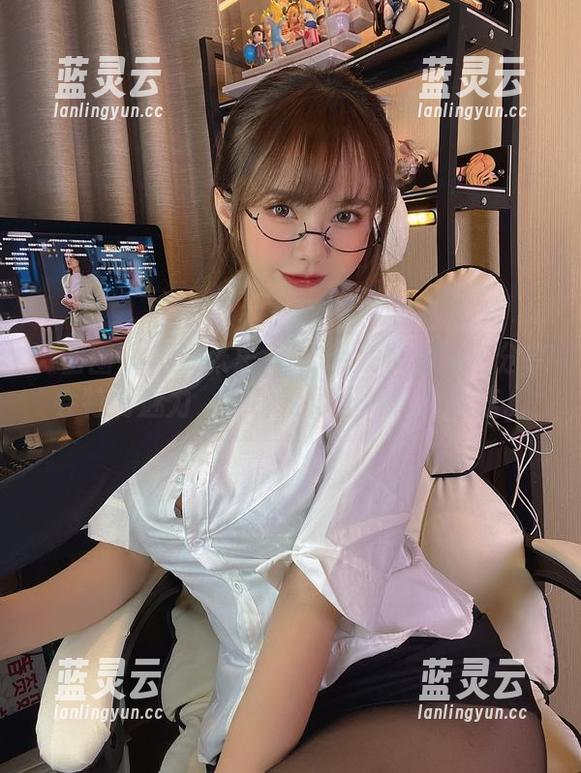 微密圈 - 听说张思允nice女神的图包分享会特有魅力，各种视角正好牵动心弦。