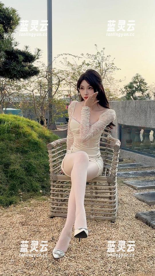 微密圈 - 免费图册：徐莉芝Booty的长腿丝诱，正偷偷藏着我未能言表的情绪…