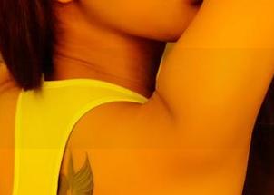 推女神 – 颖莹儿YY的眼镜，私拍还是看广告的？美图用力一击，眼镜都快出门了！