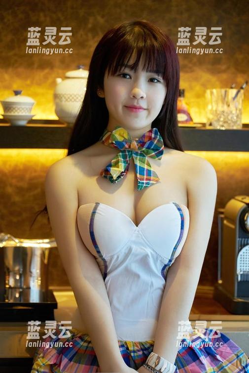 推女郎 - 私拍合集：赵惟依的夏日街角，果然不一样的夏情！